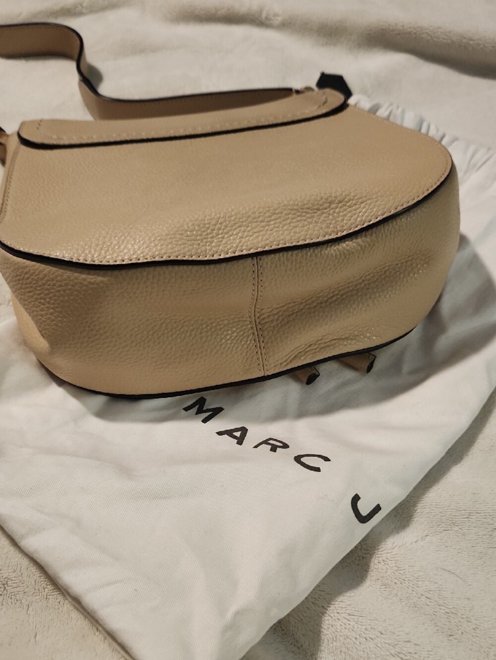 Marc Jacobs Neutral Beige Pebbled Leather Saddle Bag - Picture 9 of 10
